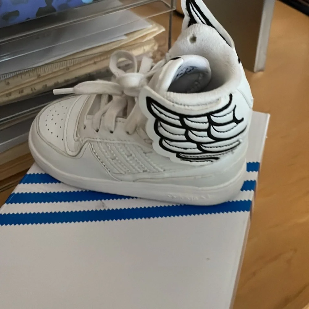Adidas JS Wings 4.0 Kids - Picture 7 of 9
